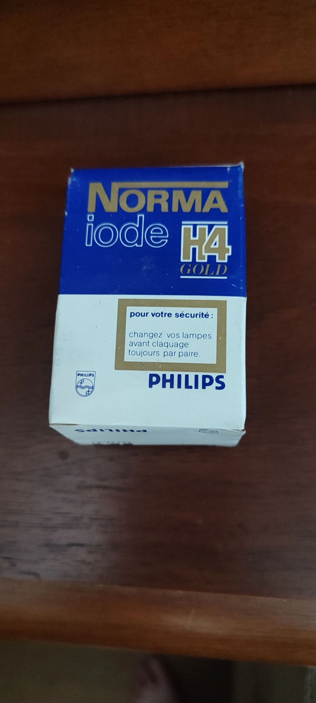 Bombilla halógena Philips Norma yodo H4 Gold 12V 60/55W – photo 2
